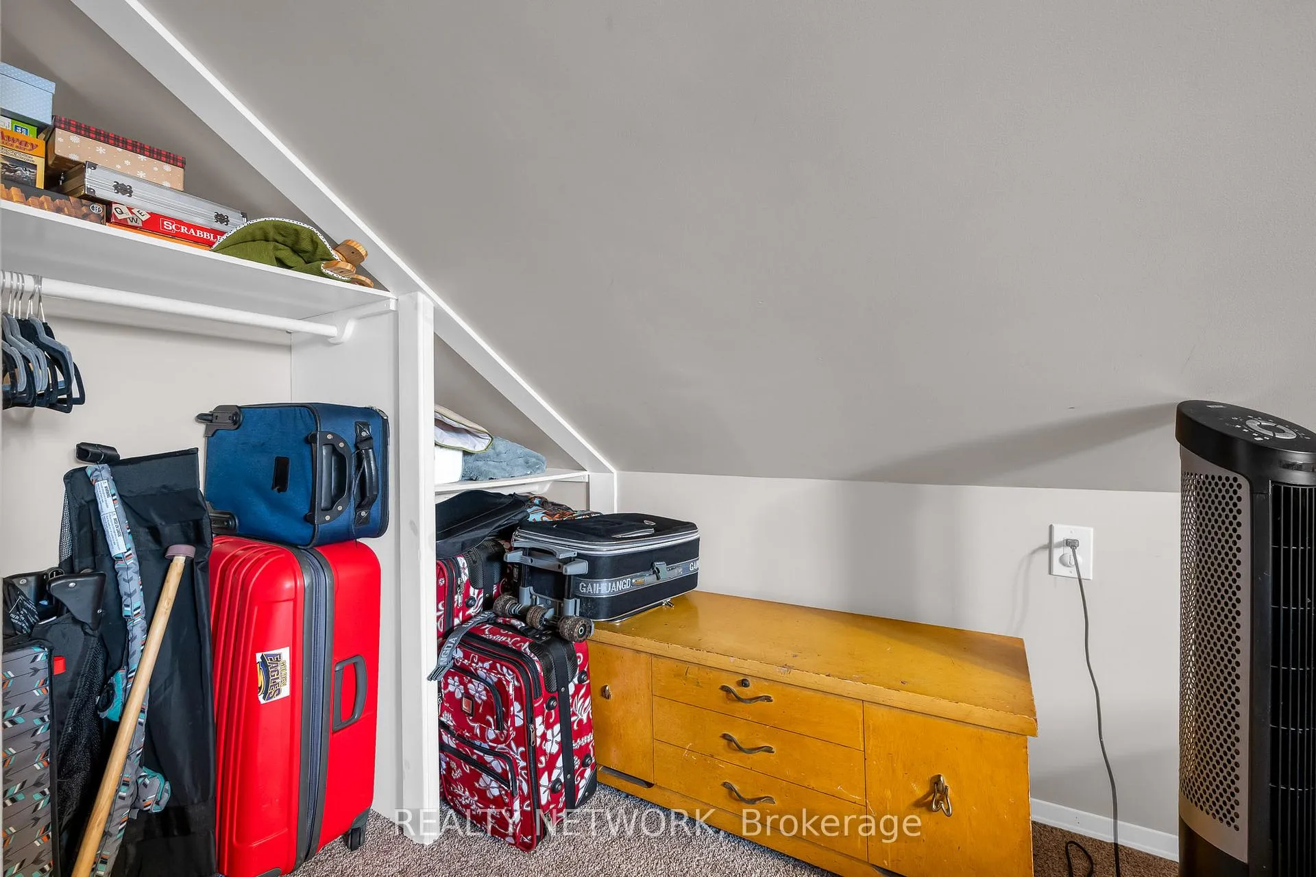 Photo 23 of 33 Rosedale Avenue, St. Catharines, Secord Woods — HOMEH