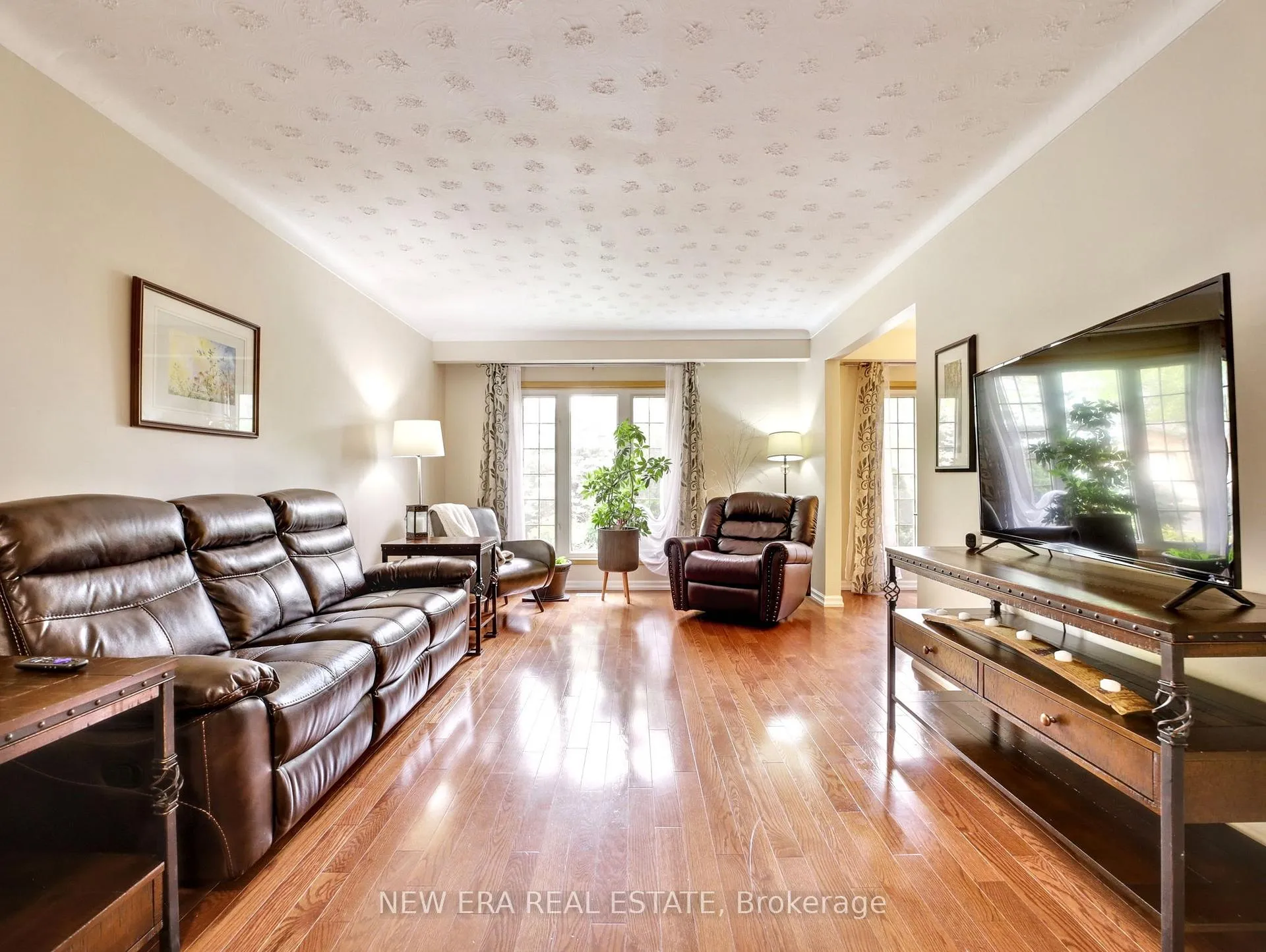 Photo 5 of 3311 Fairway Road, Niagara Falls, Casey — HOMEH