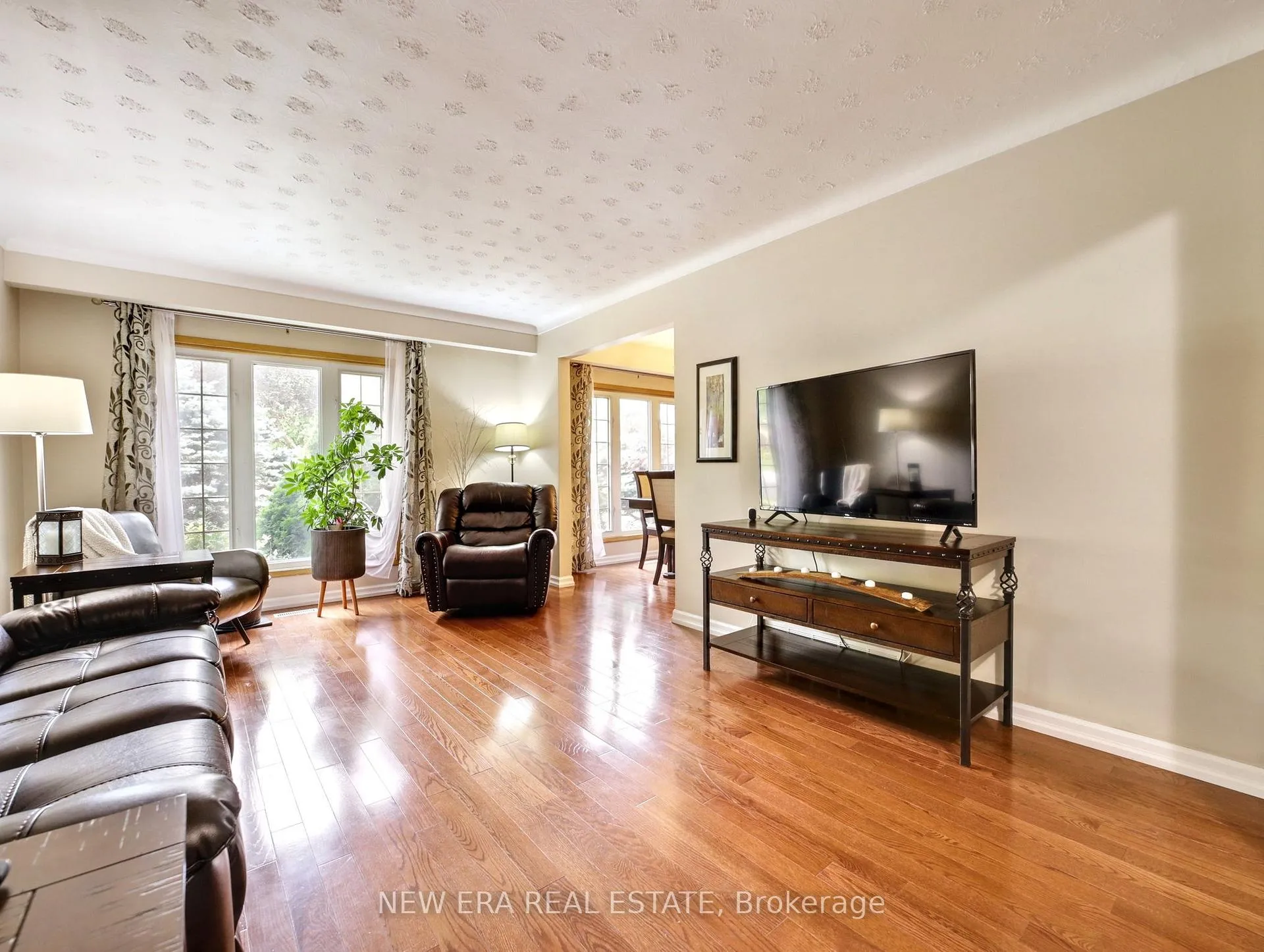 Photo 6 of 3311 Fairway Road, Niagara Falls, Casey — HOMEH