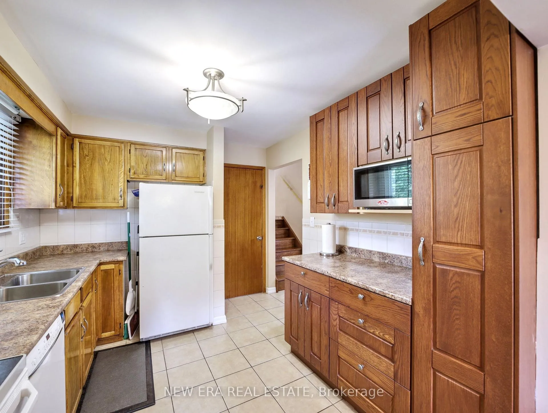 Photo 9 of 3311 Fairway Road, Niagara Falls, Casey — HOMEH