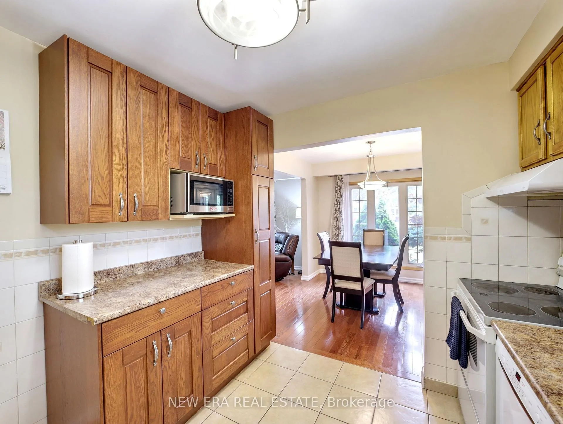 Photo 10 of 3311 Fairway Road, Niagara Falls, Casey — HOMEH
