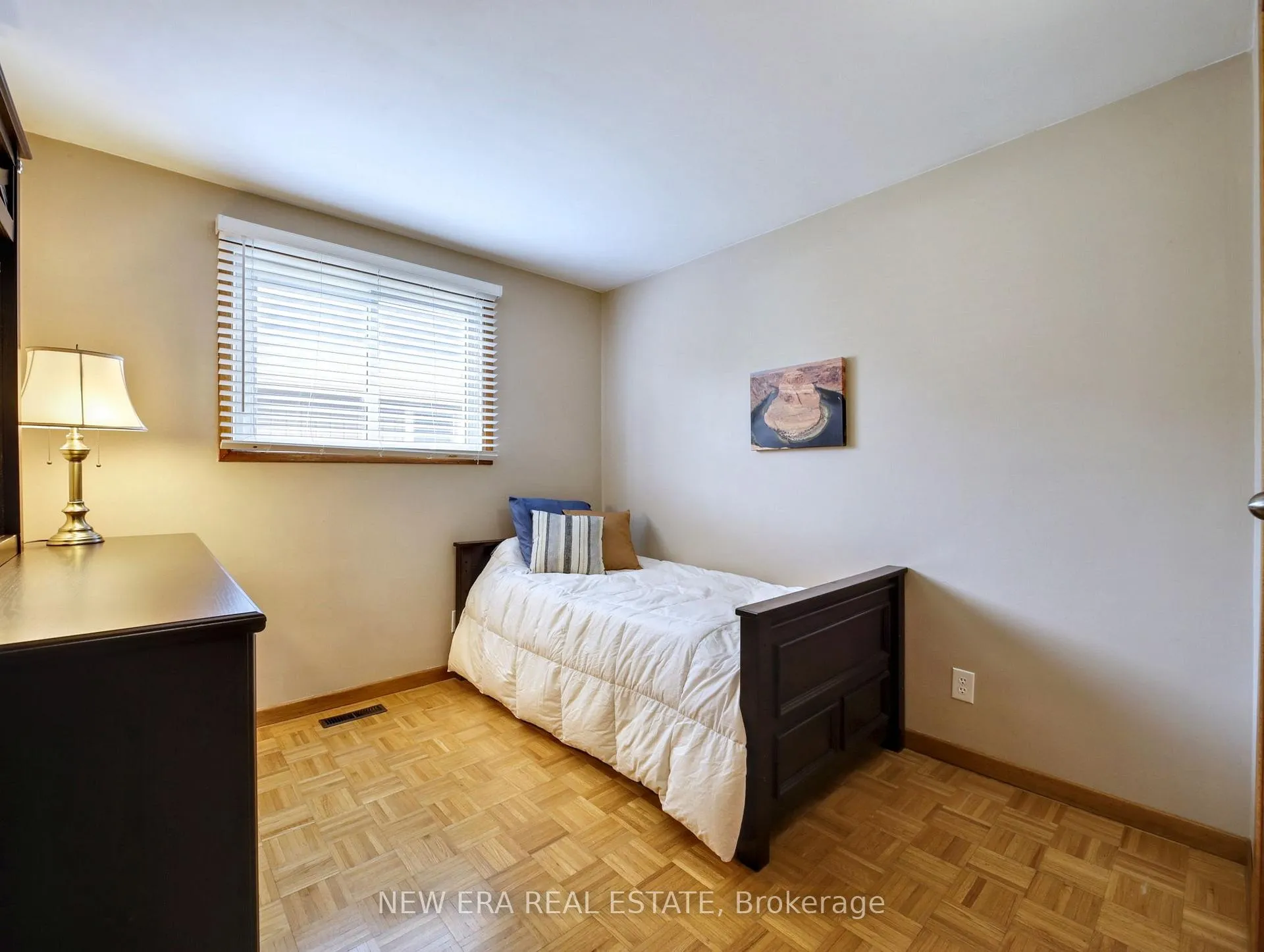 Photo 25 of 3311 Fairway Road, Niagara Falls, Casey — HOMEH