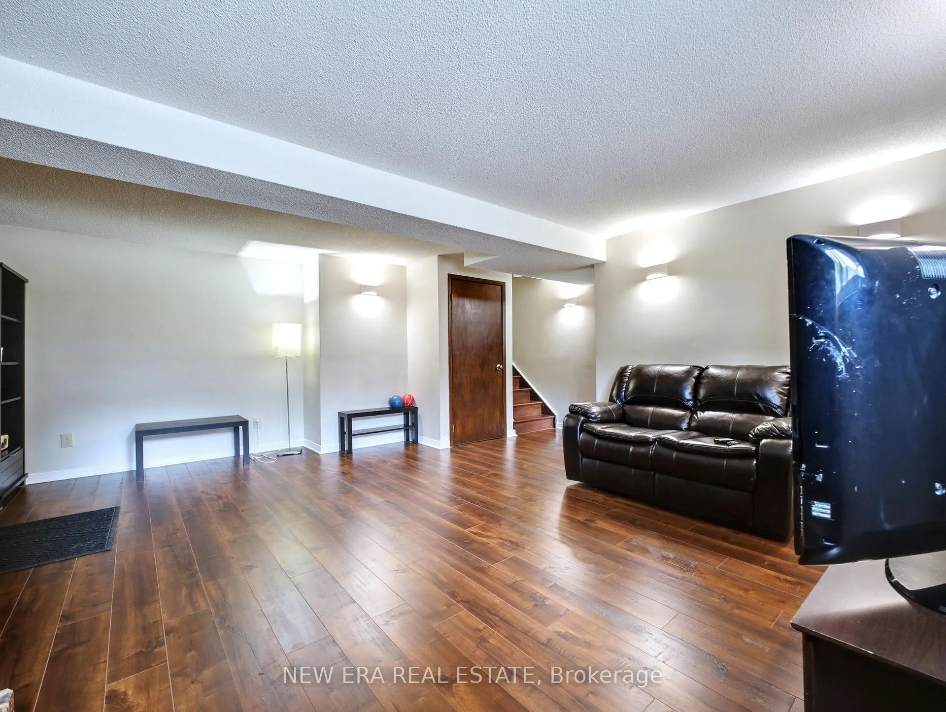 Photo 27 of 3311 Fairway Road, Niagara Falls, Casey — HOMEH