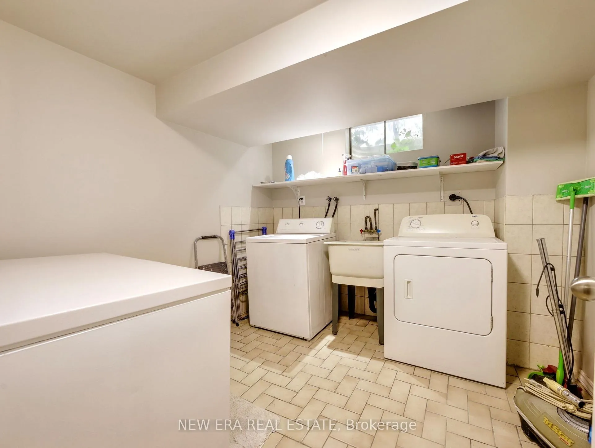 Photo 37 of 3311 Fairway Road, Niagara Falls, Casey — HOMEH