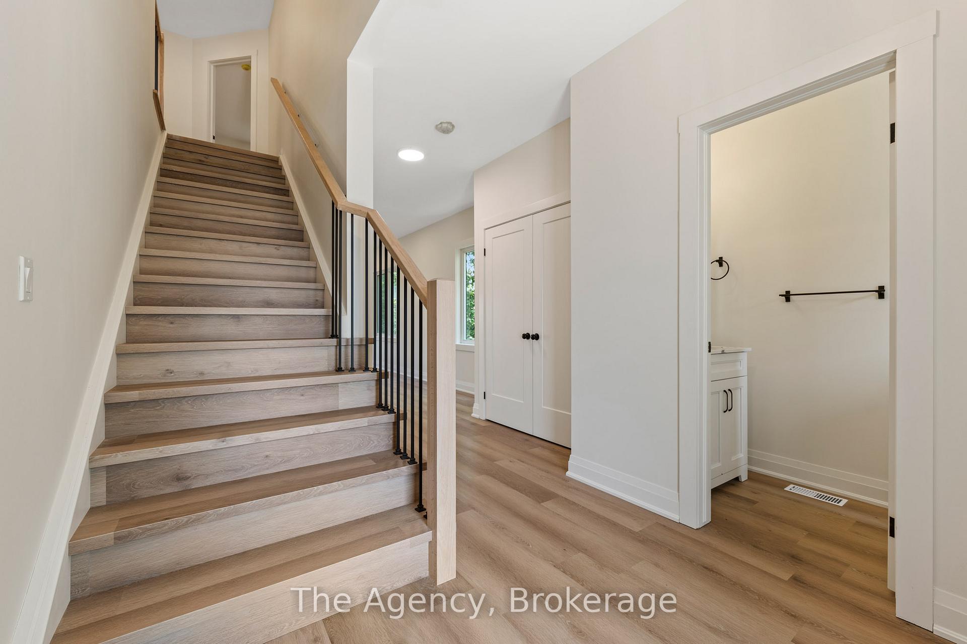 Photo 4 of 19 Violet Street, St. Catharines, Grapeview — HOMEH