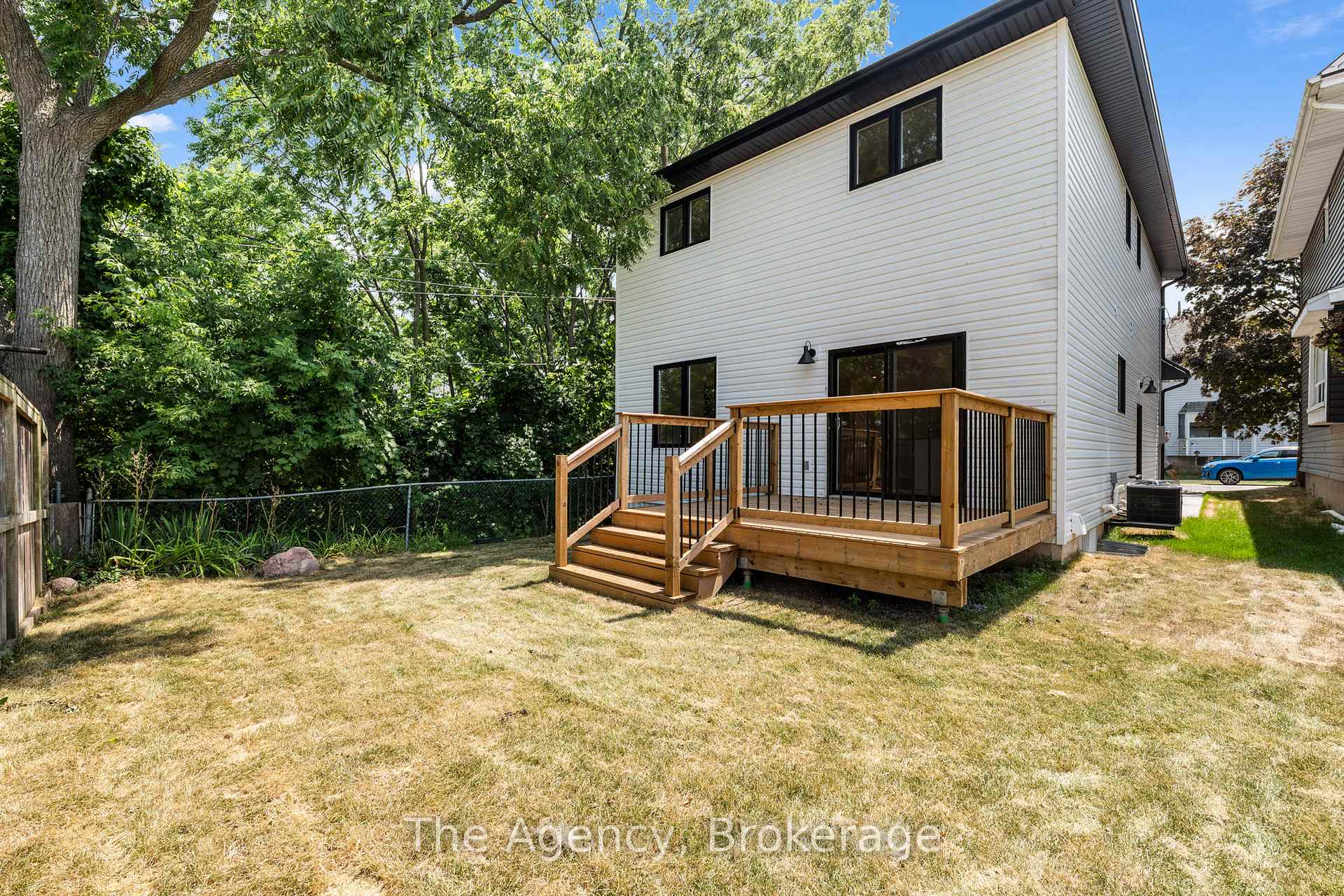 Photo 26 of 19 Violet Street, St. Catharines, Grapeview — HOMEH