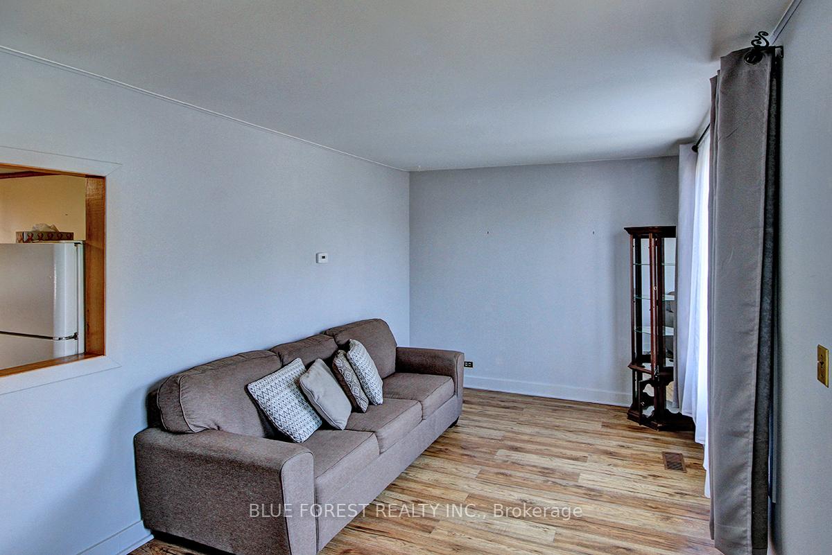 Photo 5 of 28 Mary Street E, St. Thomas — HOMEH