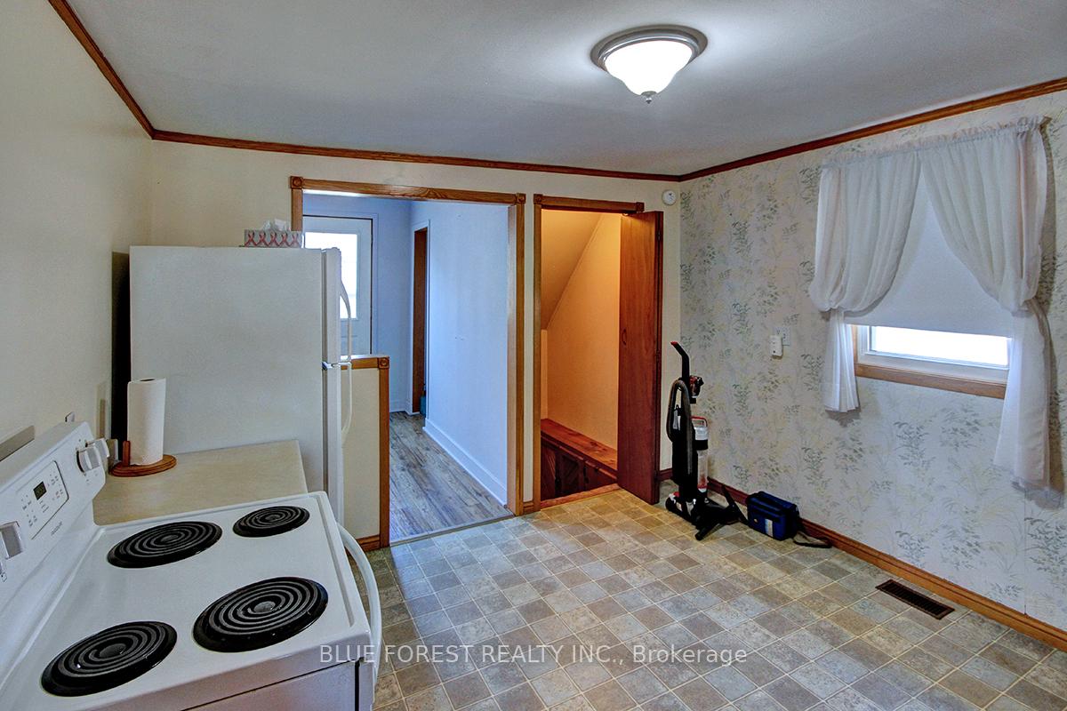 Photo 7 of 28 Mary Street E, St. Thomas — HOMEH