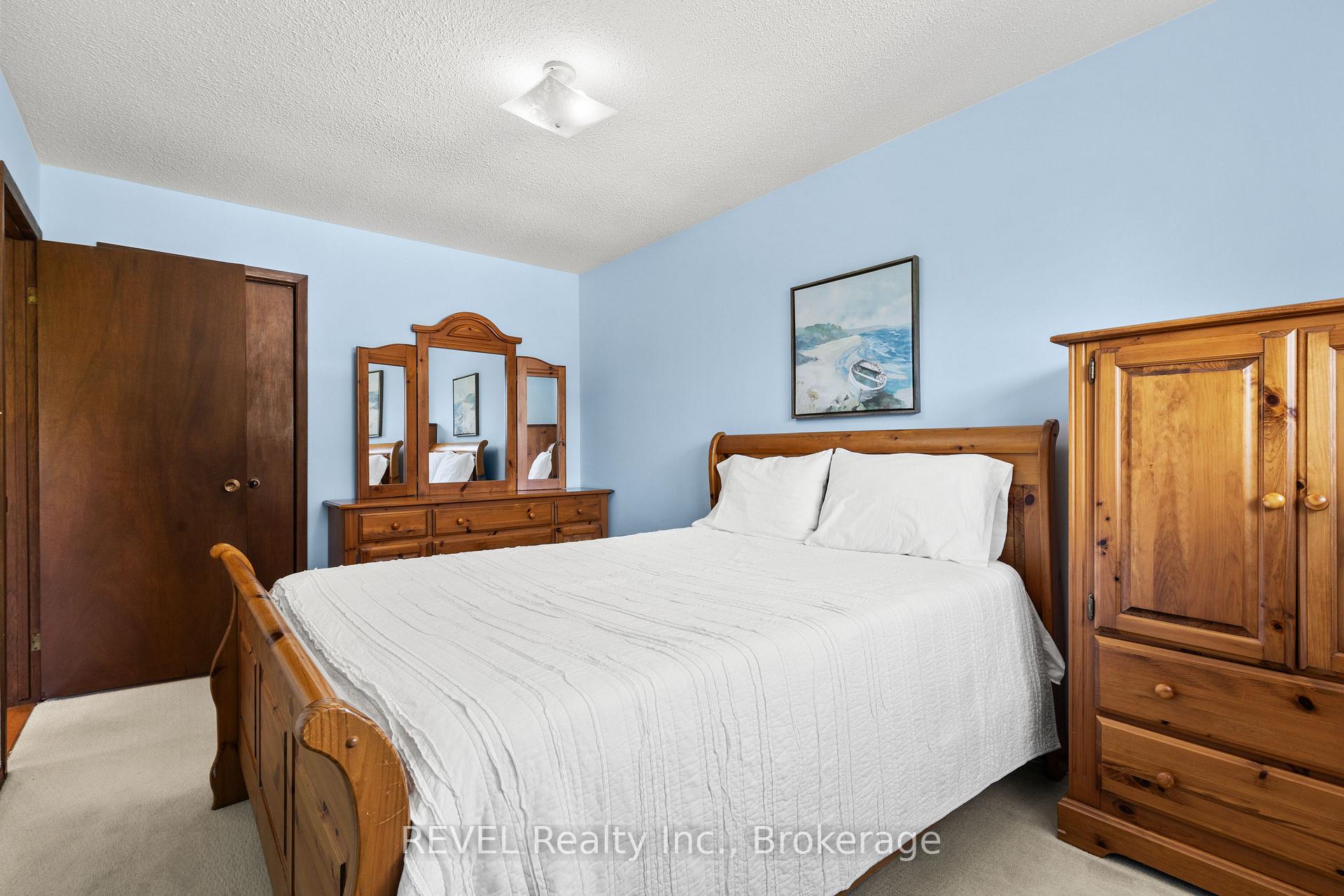 Photo 12 of 6 Lakebreeze Crescent, St. Catharines, Lakeshore — HOMEH