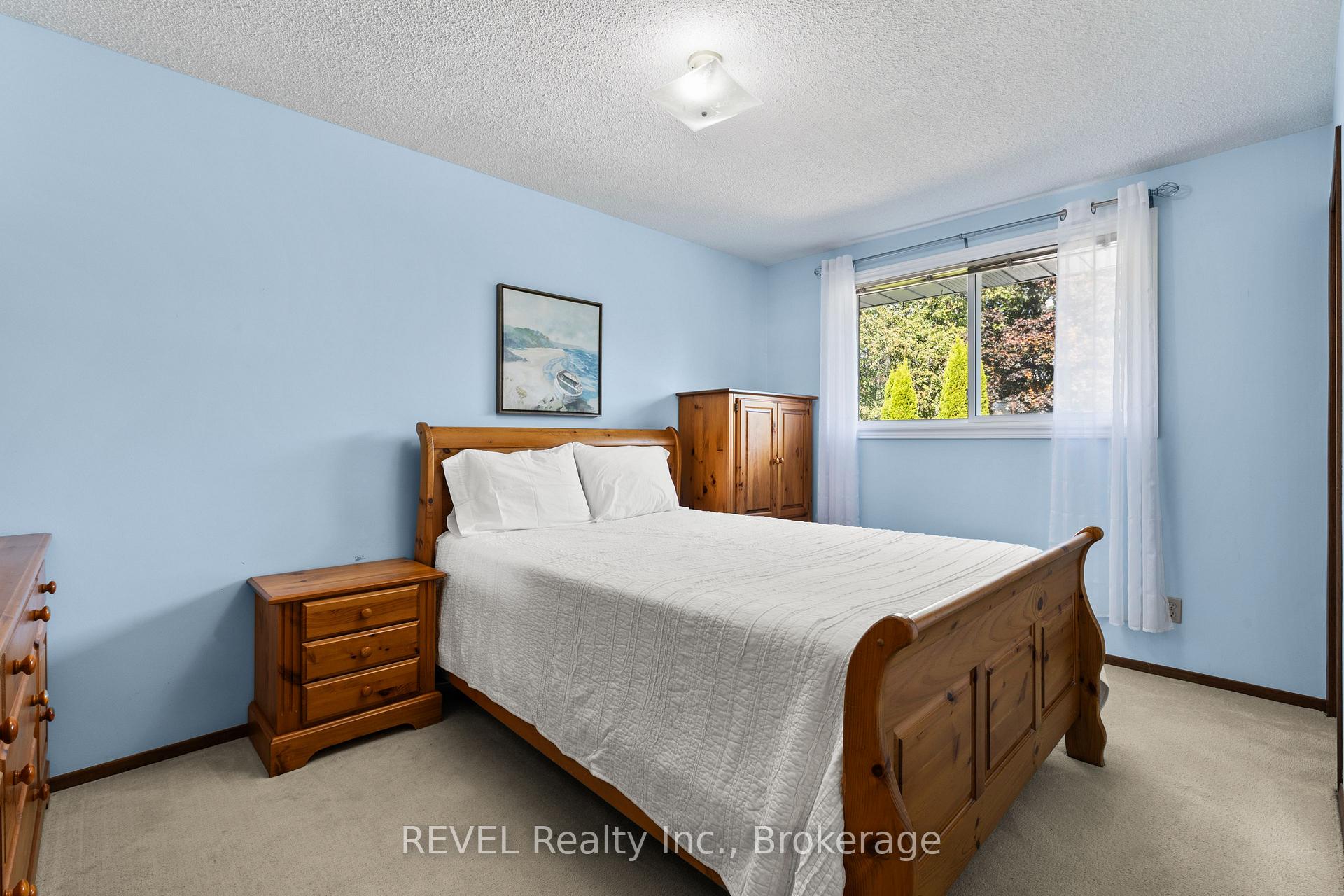 Photo 13 of 6 Lakebreeze Crescent, St. Catharines, Lakeshore — HOMEH
