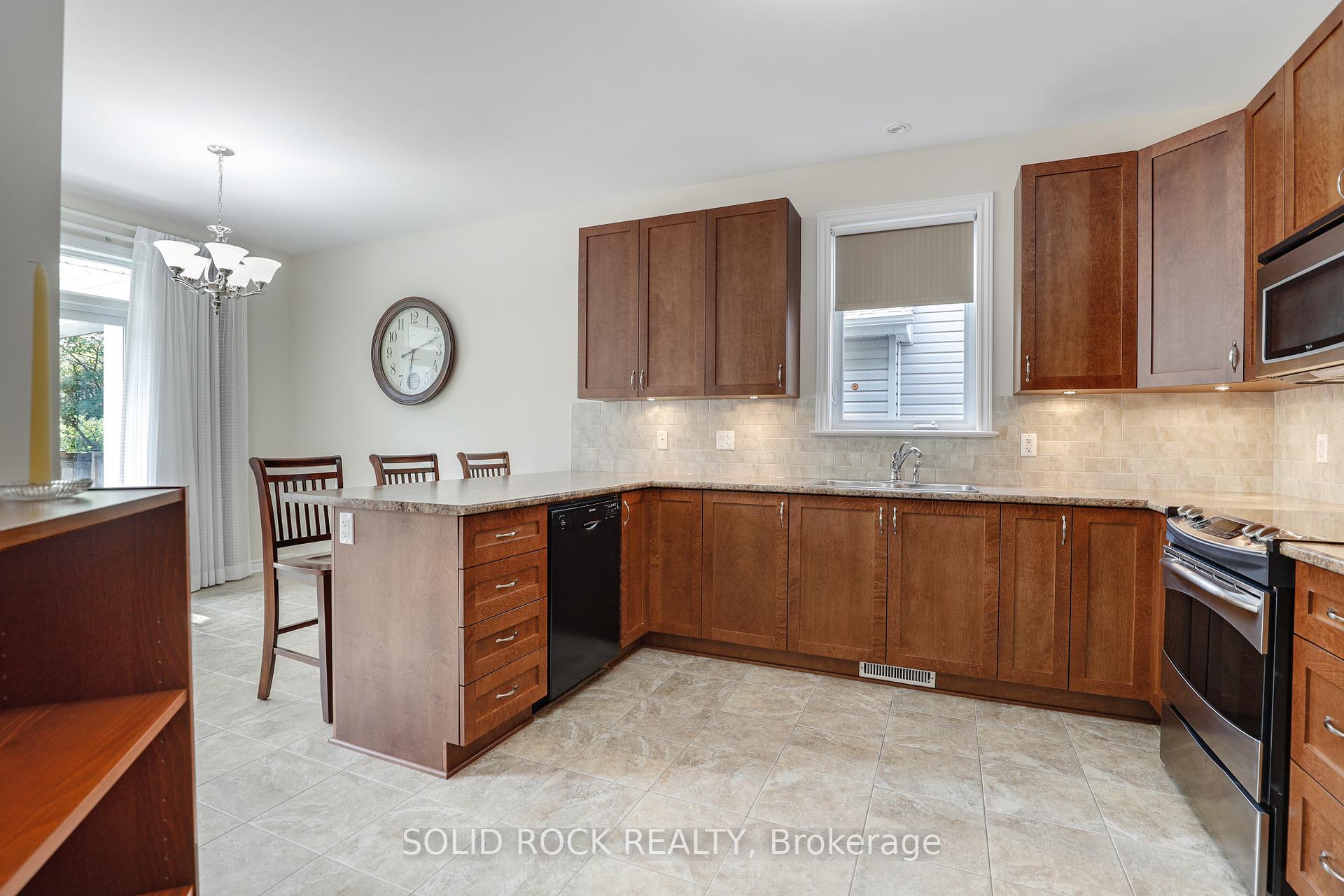 Photo 13 of 706 Wrangler Circle, Ottawa, Stittsville (North) — HOMEH