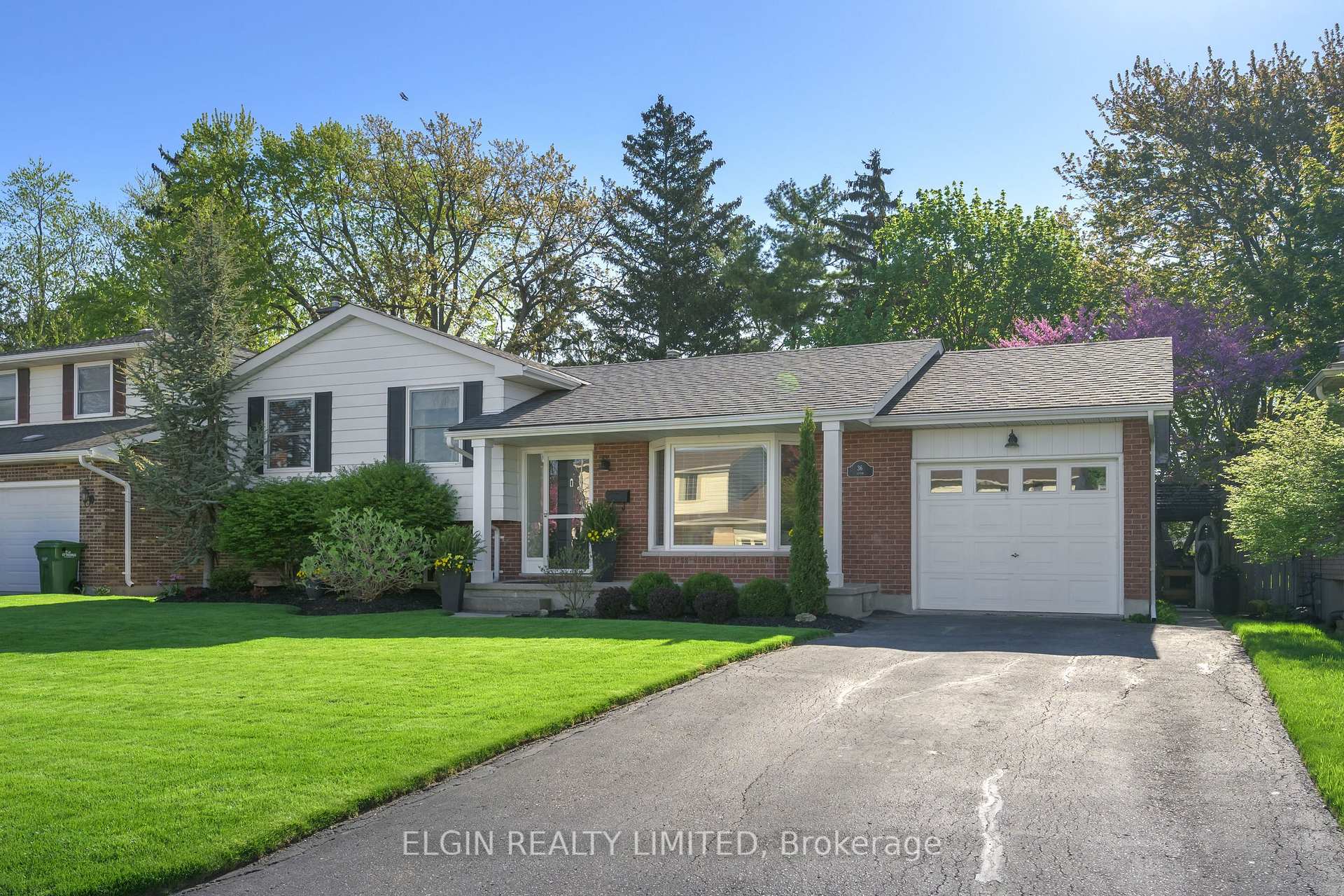 Photo 2 of 36 Luton Crescent, St. Thomas — HOMEH
