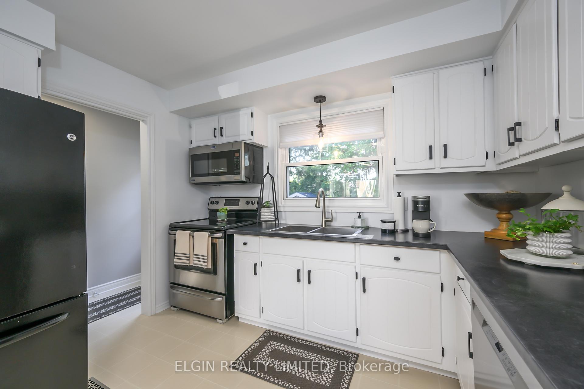Photo 23 of 36 Luton Crescent, St. Thomas — HOMEH