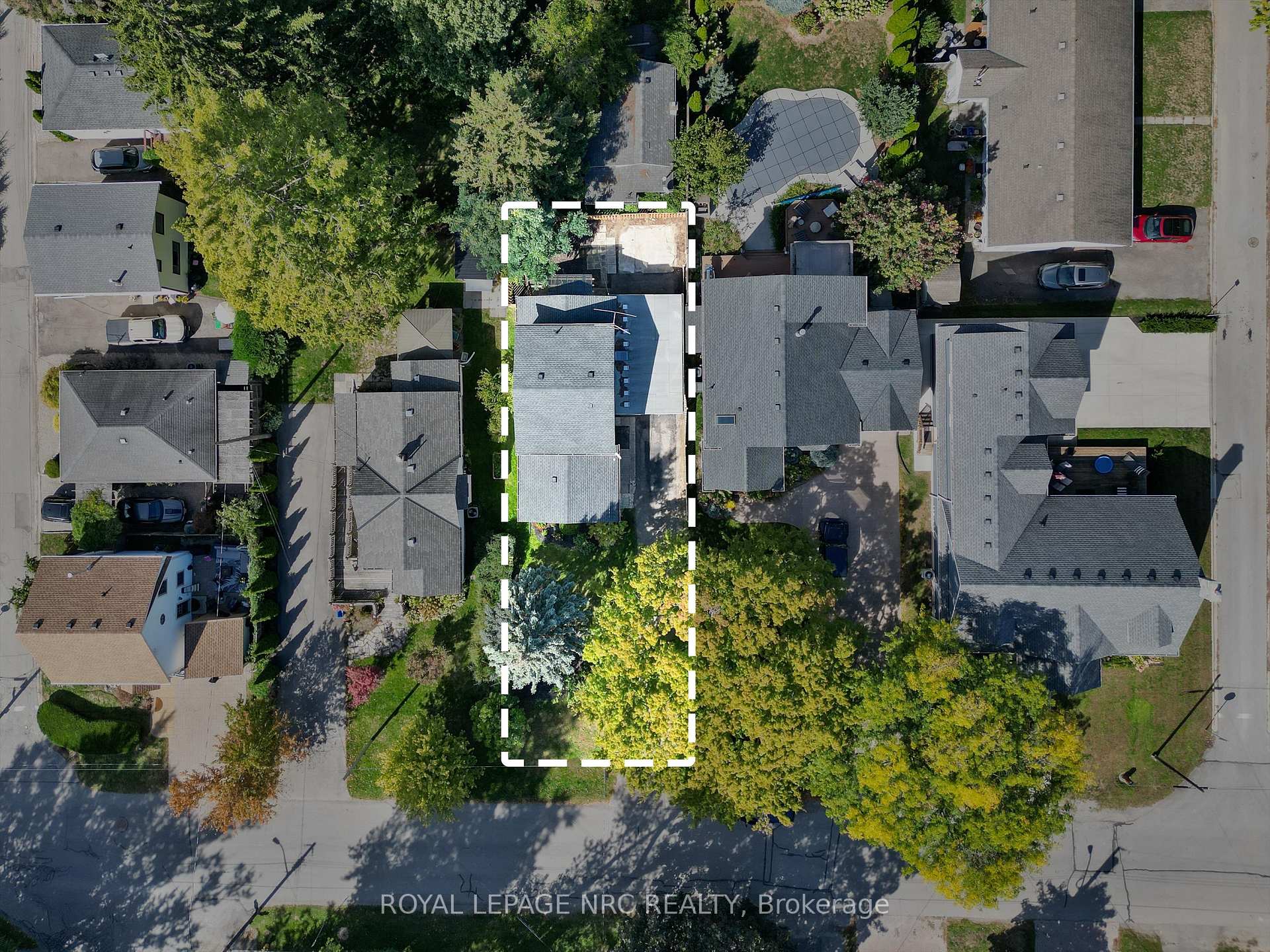 Photo 2 of 88 Bayview Drive, St. Catharines, Port Dalhousie — HOMEH