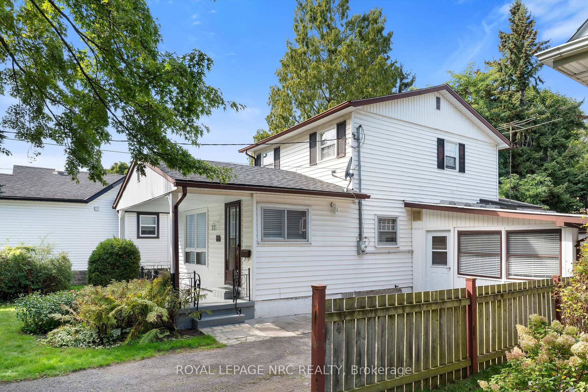 Photo 3 of 88 Bayview Drive, St. Catharines, Port Dalhousie — HOMEH