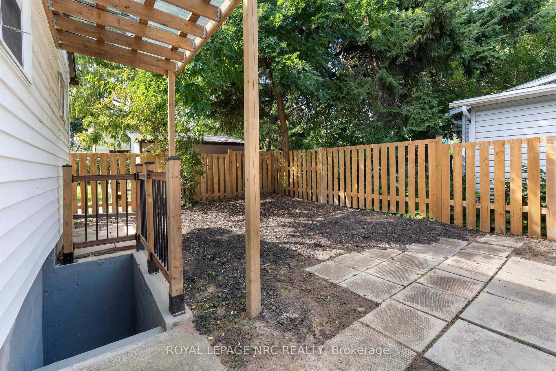 Photo 12 of 88 Bayview Drive, St. Catharines, Port Dalhousie — HOMEH