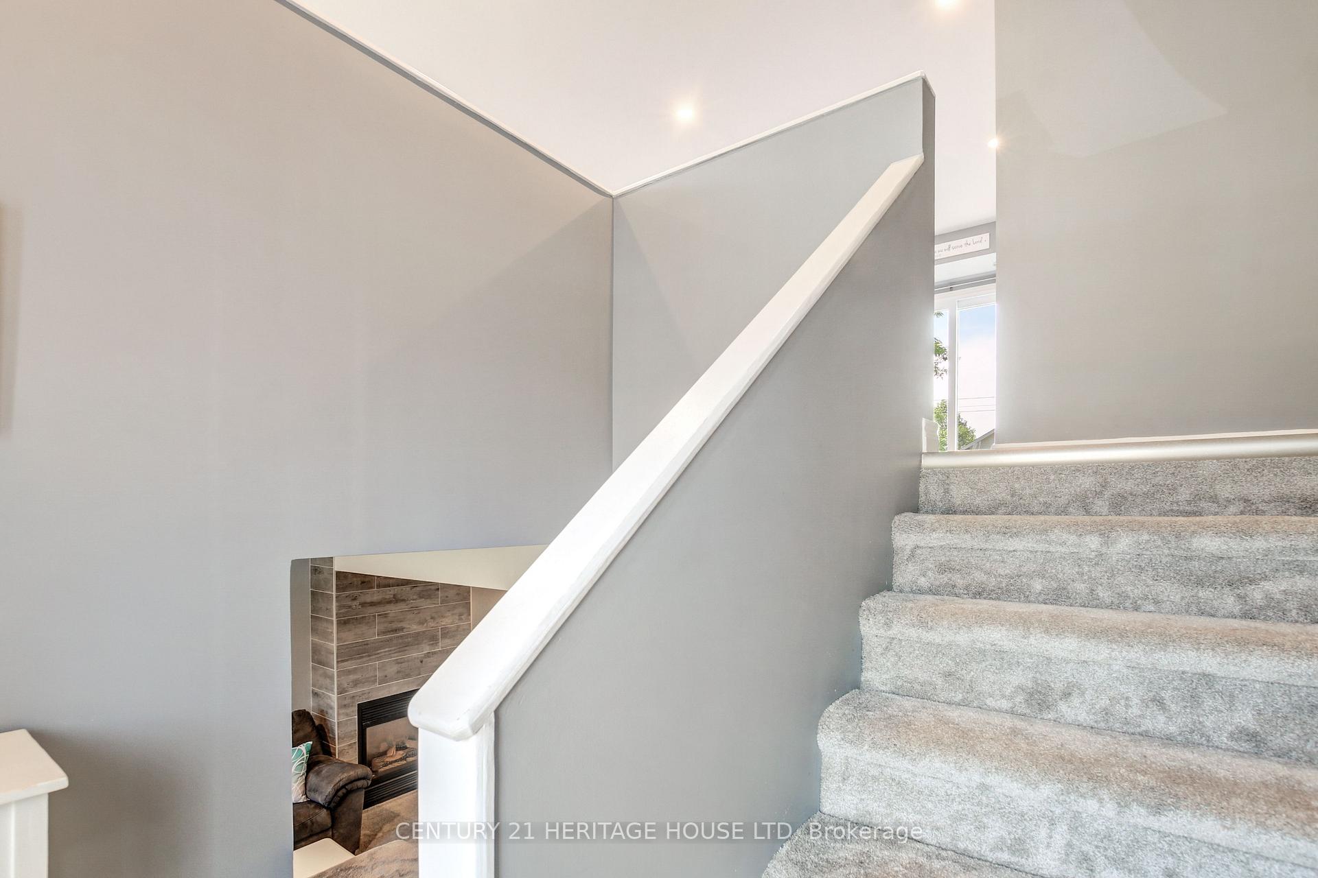 Photo 5 of 59 David Drive E, St. Thomas — HOMEH