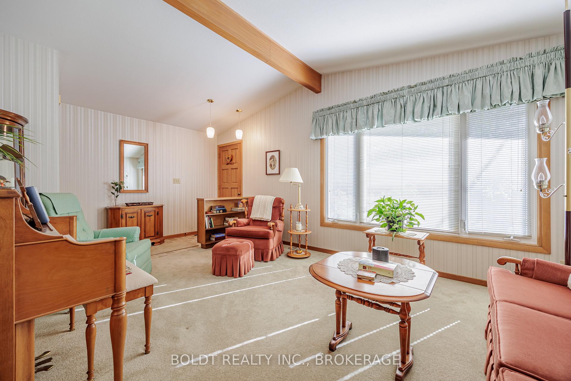 Photo 7 of 71 Windward Street, St. Catharines, Carlton/Bunting — HOMEH