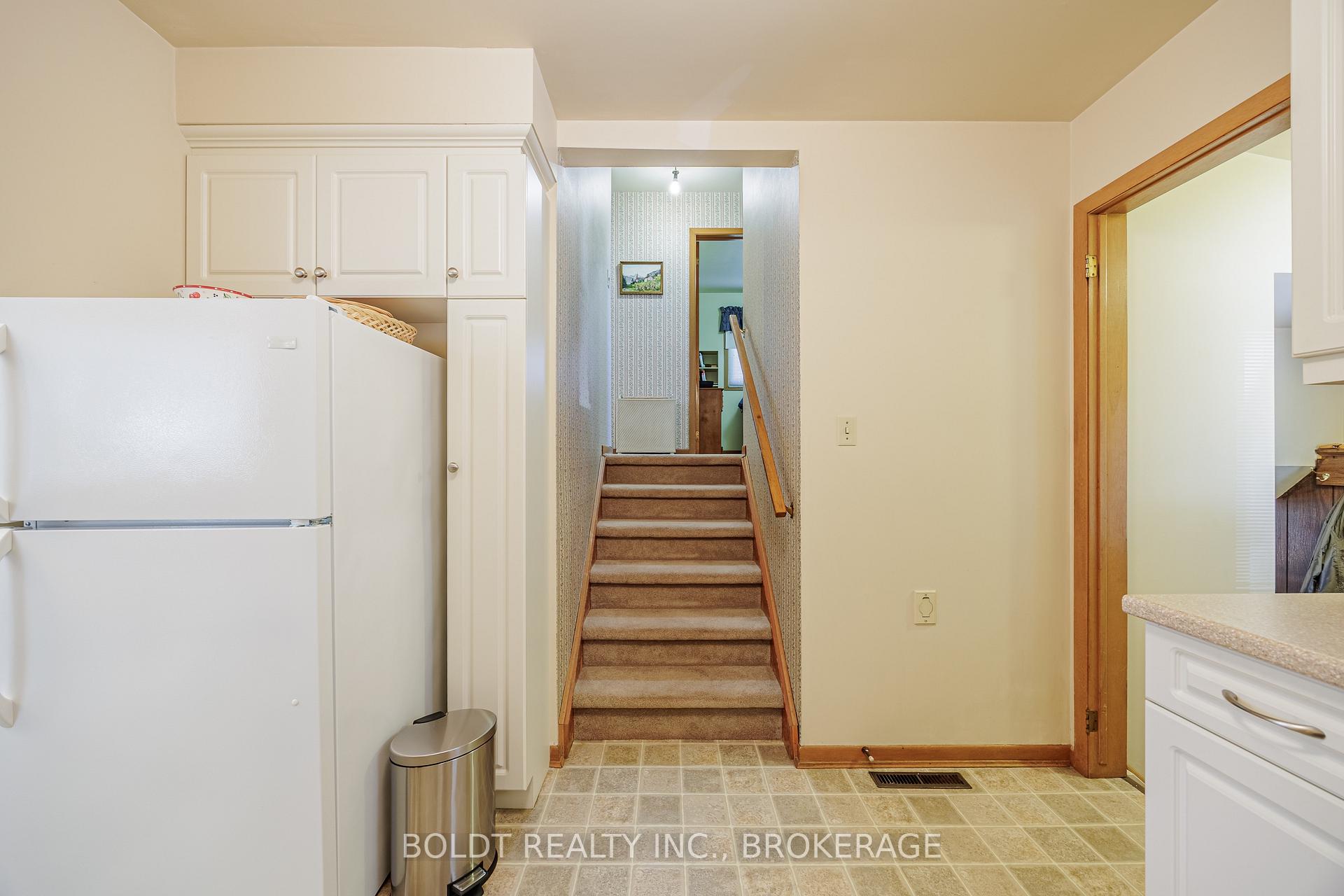 Photo 12 of 71 Windward Street, St. Catharines, Carlton/Bunting — HOMEH