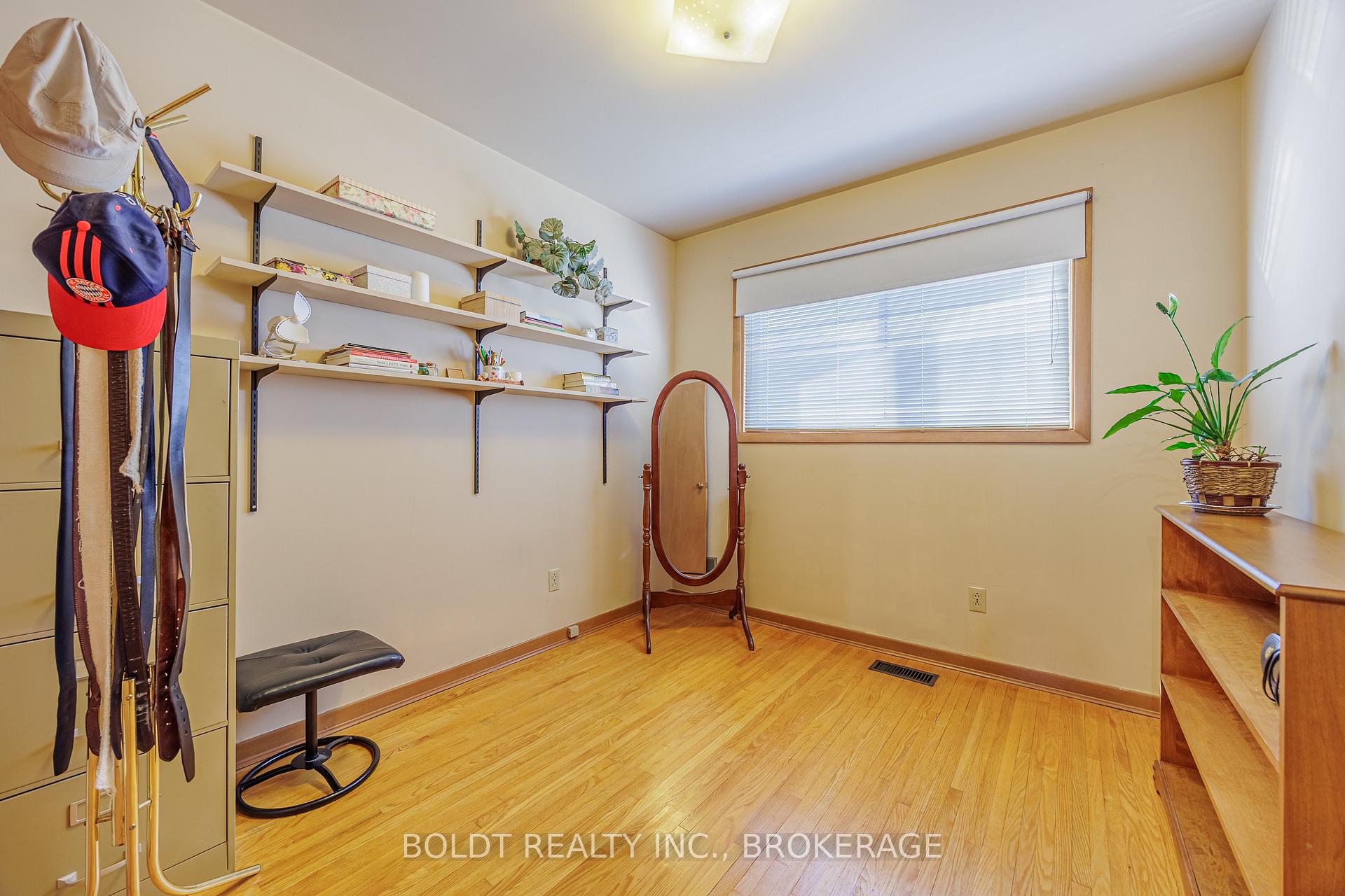 Photo 20 of 71 Windward Street, St. Catharines, Carlton/Bunting — HOMEH