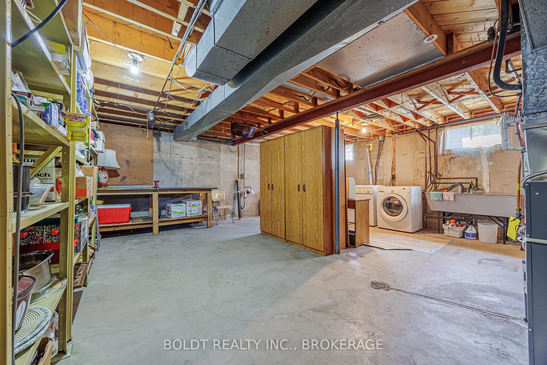 Photo 26 of 71 Windward Street, St. Catharines, Carlton/Bunting — HOMEH