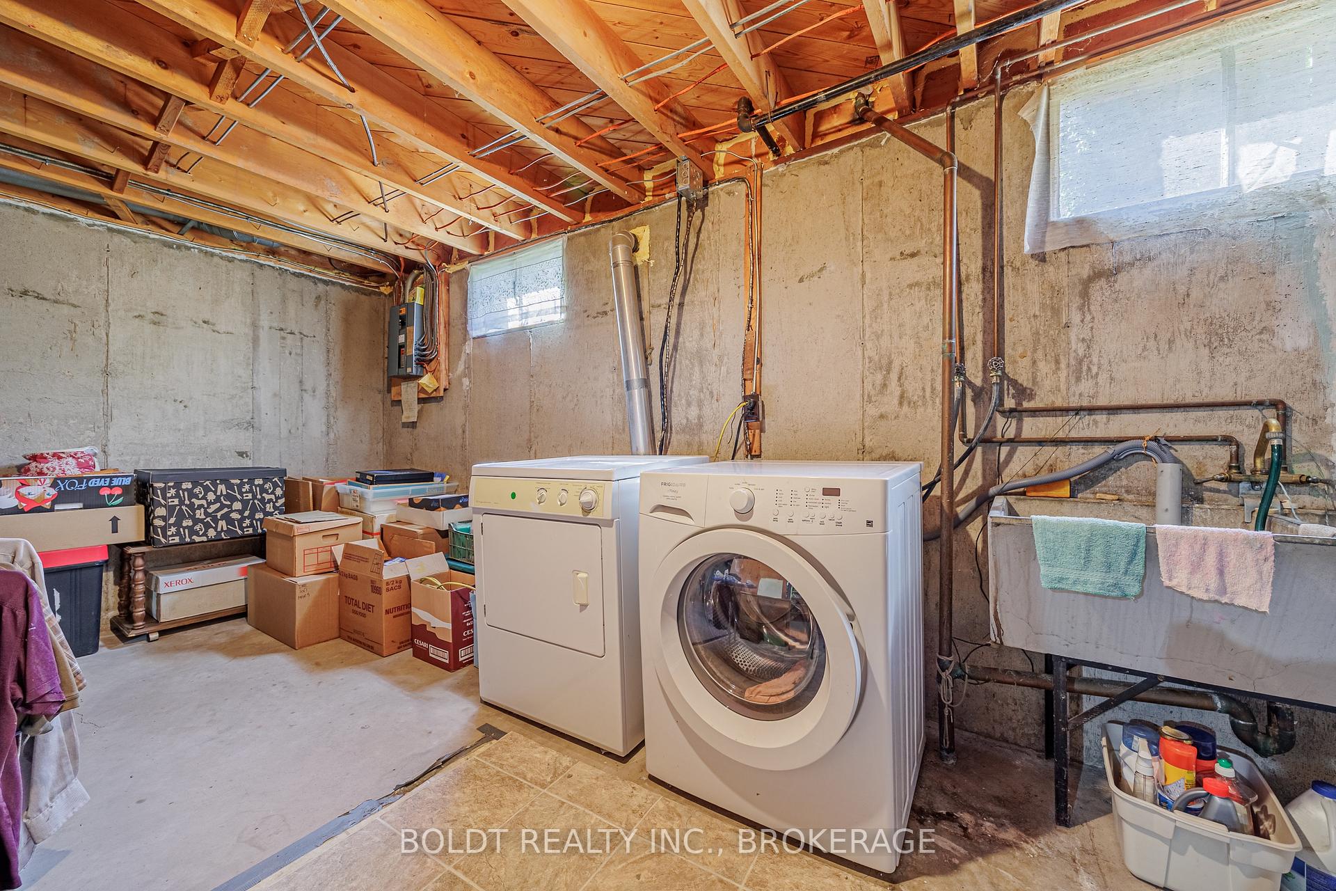 Photo 27 of 71 Windward Street, St. Catharines, Carlton/Bunting — HOMEH