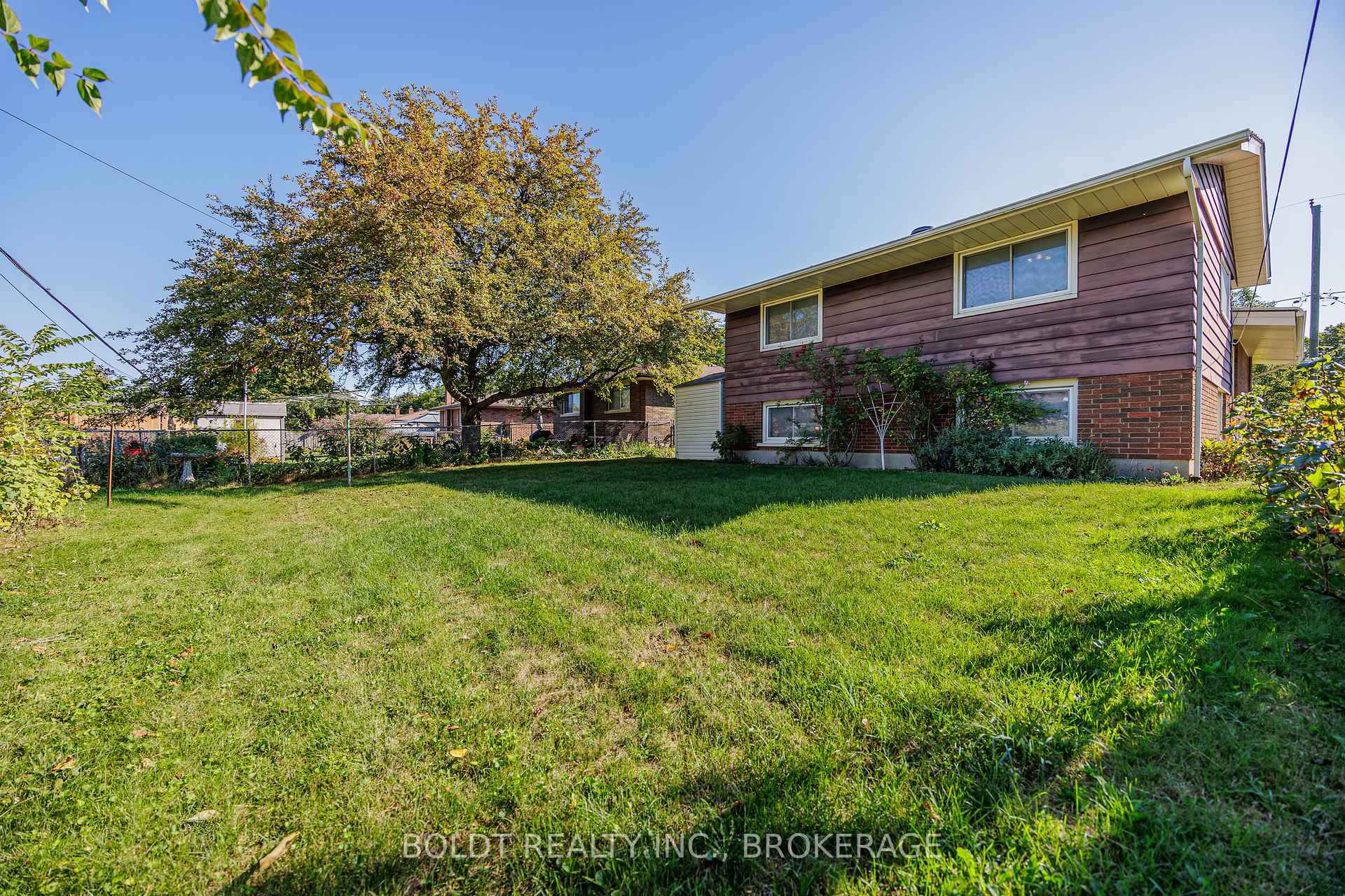 Photo 30 of 71 Windward Street, St. Catharines, Carlton/Bunting — HOMEH