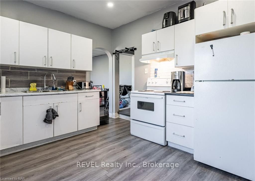 Photo 1 of Unit 2, 24 Herrick Avenue, St. Catharines, Oakdale — HOMEH