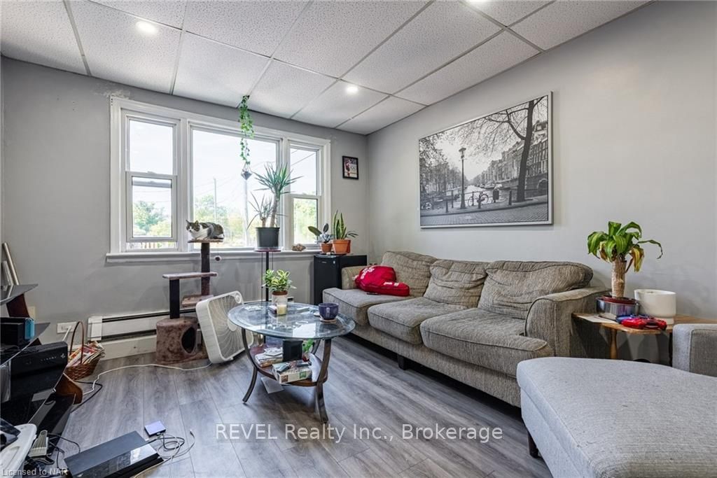 Photo 4 of Unit 2, 24 Herrick Avenue, St. Catharines, Oakdale — HOMEH
