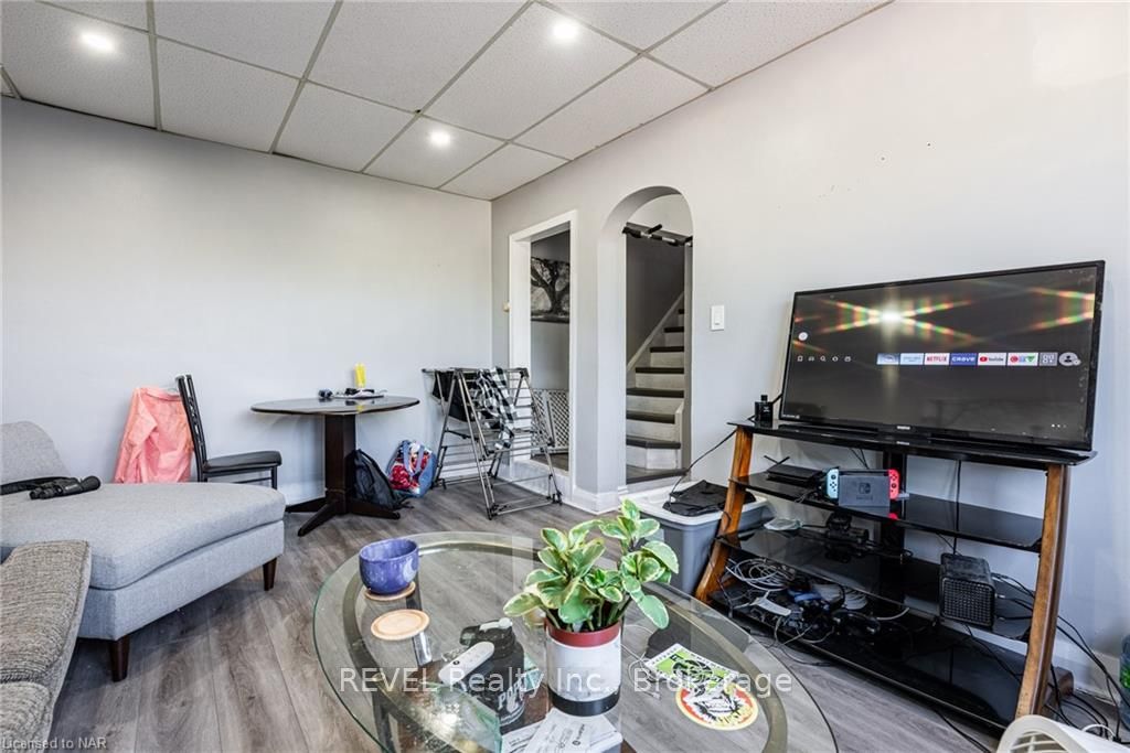 Photo 5 of Unit 2, 24 Herrick Avenue, St. Catharines, Oakdale — HOMEH
