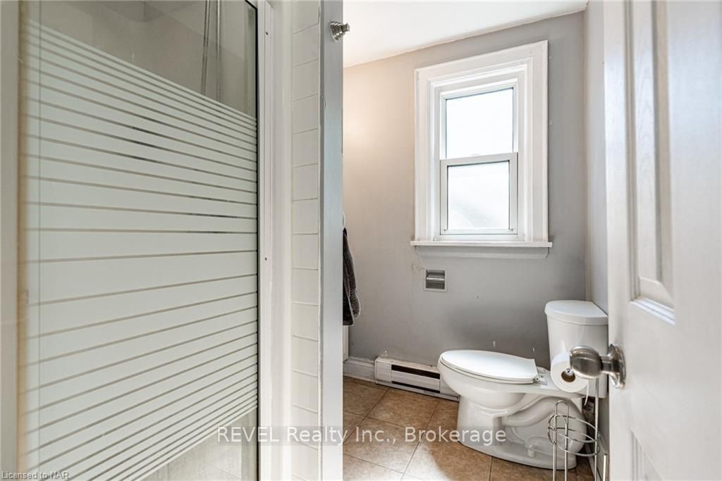 Photo 7 of Unit 2, 24 Herrick Avenue, St. Catharines, Oakdale — HOMEH