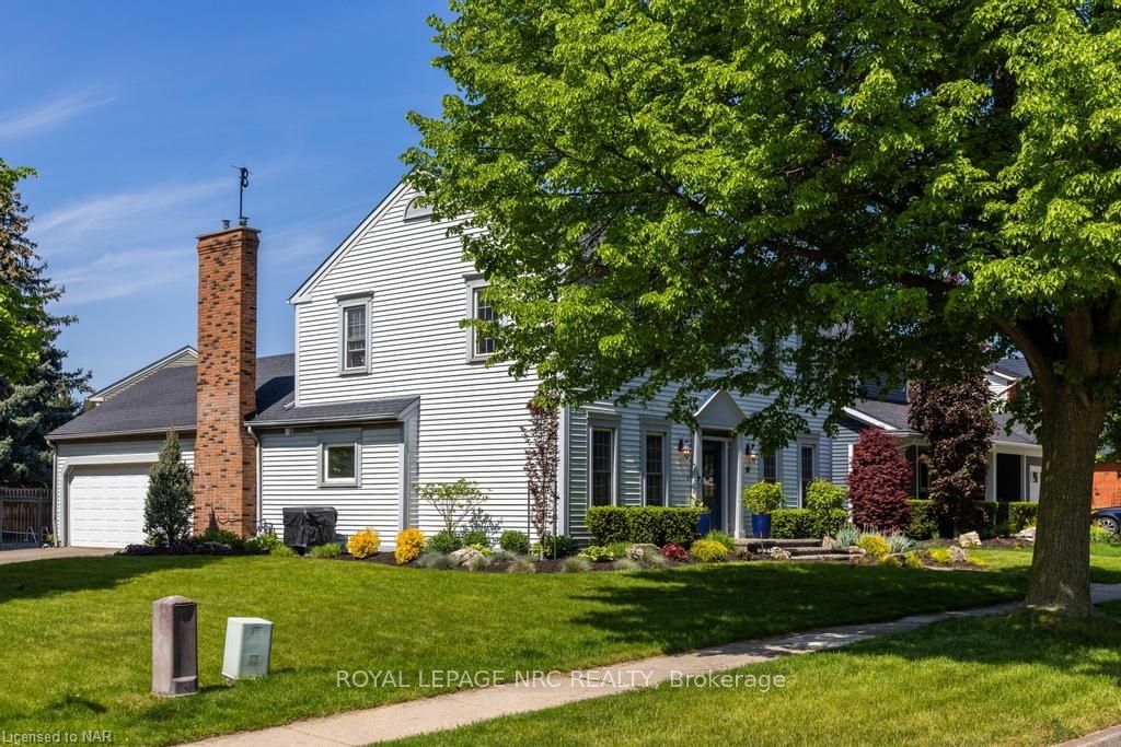 Photo 3 of 18 Barnsdale Lane, St. Catharines, Port Dalhousie — HOMEH