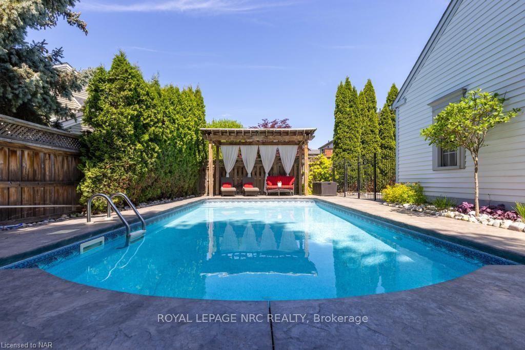 Photo 4 of 18 Barnsdale Lane, St. Catharines, Port Dalhousie — HOMEH