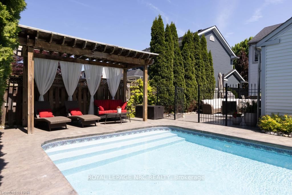 Photo 5 of 18 Barnsdale Lane, St. Catharines, Port Dalhousie — HOMEH