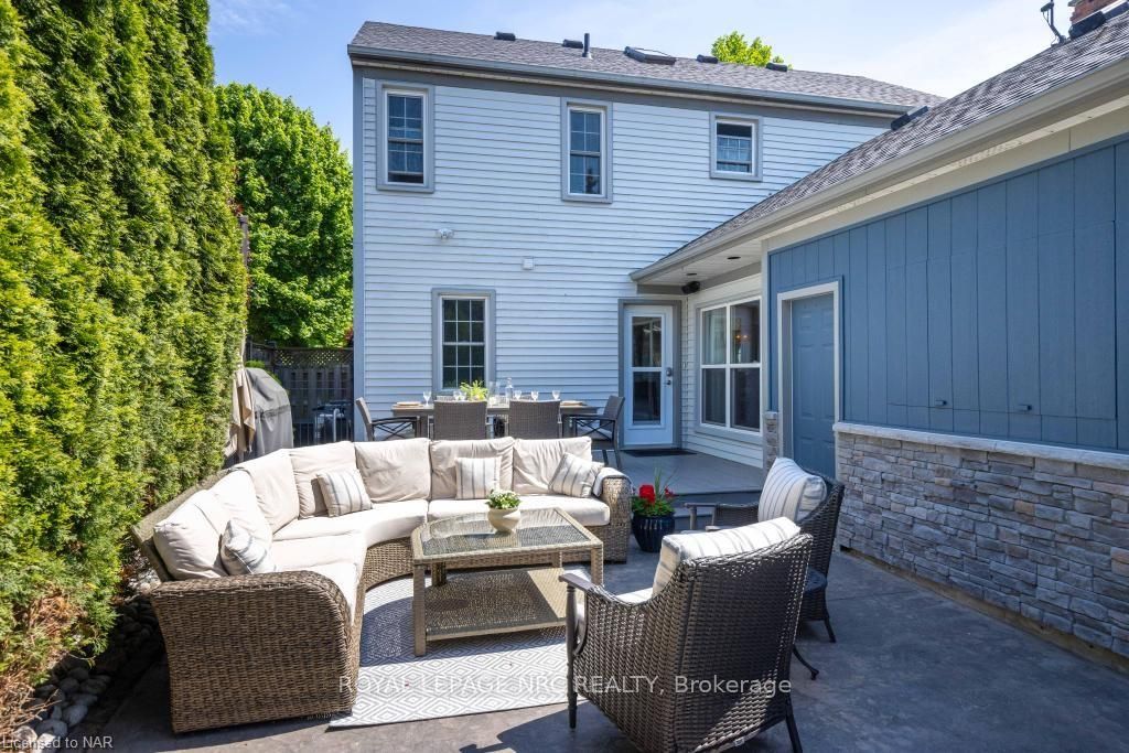 Photo 6 of 18 Barnsdale Lane, St. Catharines, Port Dalhousie — HOMEH