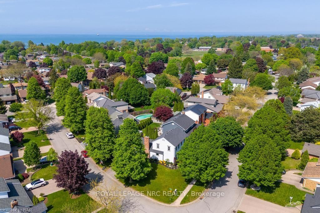 Photo 10 of 18 Barnsdale Lane, St. Catharines, Port Dalhousie — HOMEH