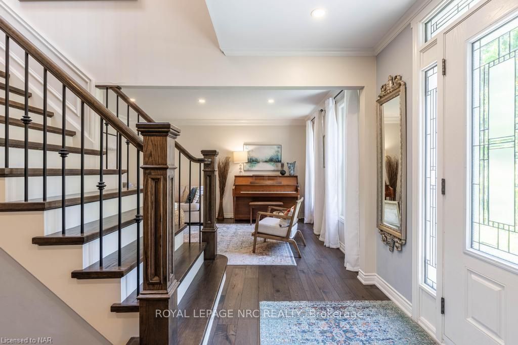 Photo 12 of 18 Barnsdale Lane, St. Catharines, Port Dalhousie — HOMEH