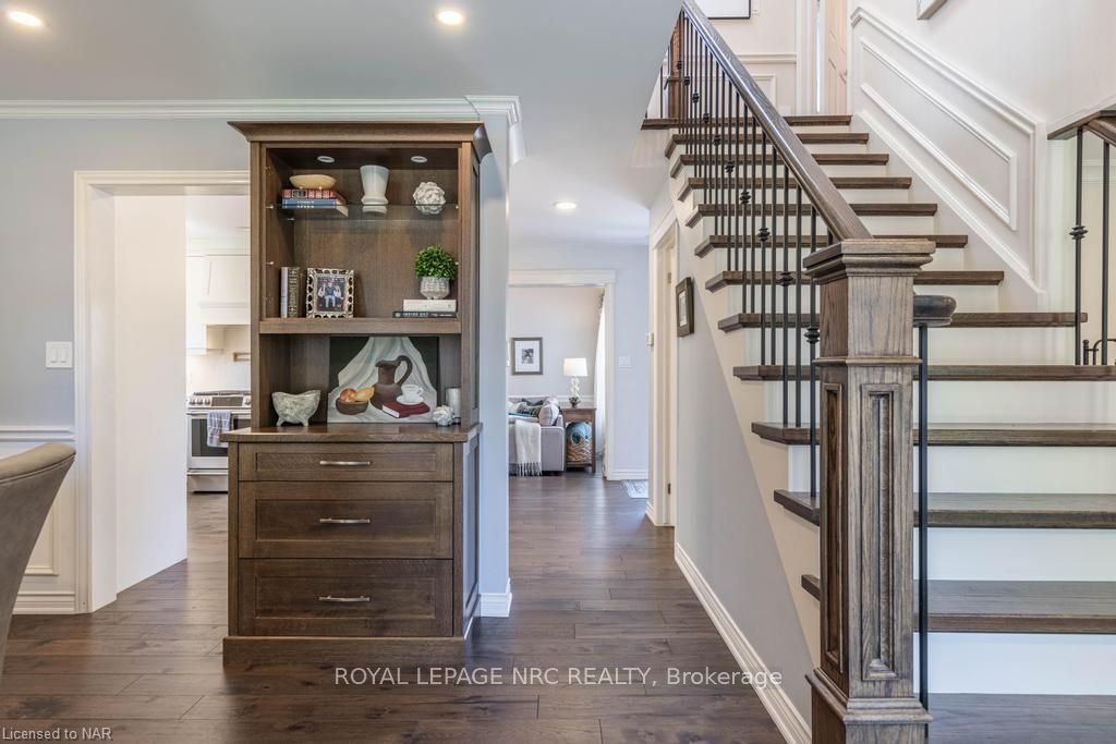 Photo 16 of 18 Barnsdale Lane, St. Catharines, Port Dalhousie — HOMEH