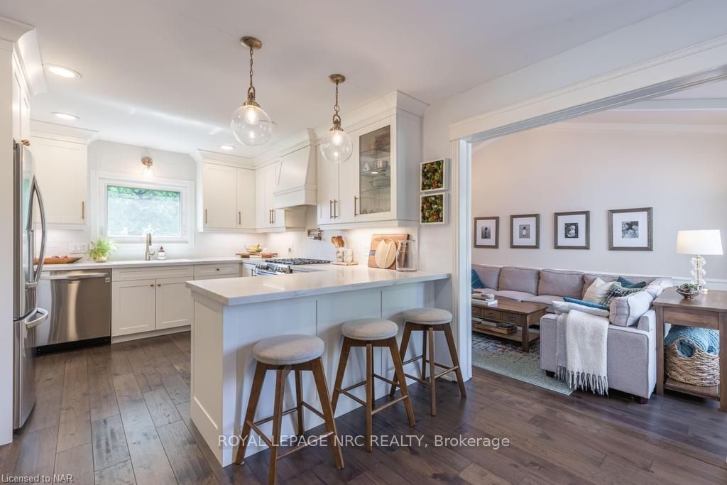 Photo 17 of 18 Barnsdale Lane, St. Catharines, Port Dalhousie — HOMEH