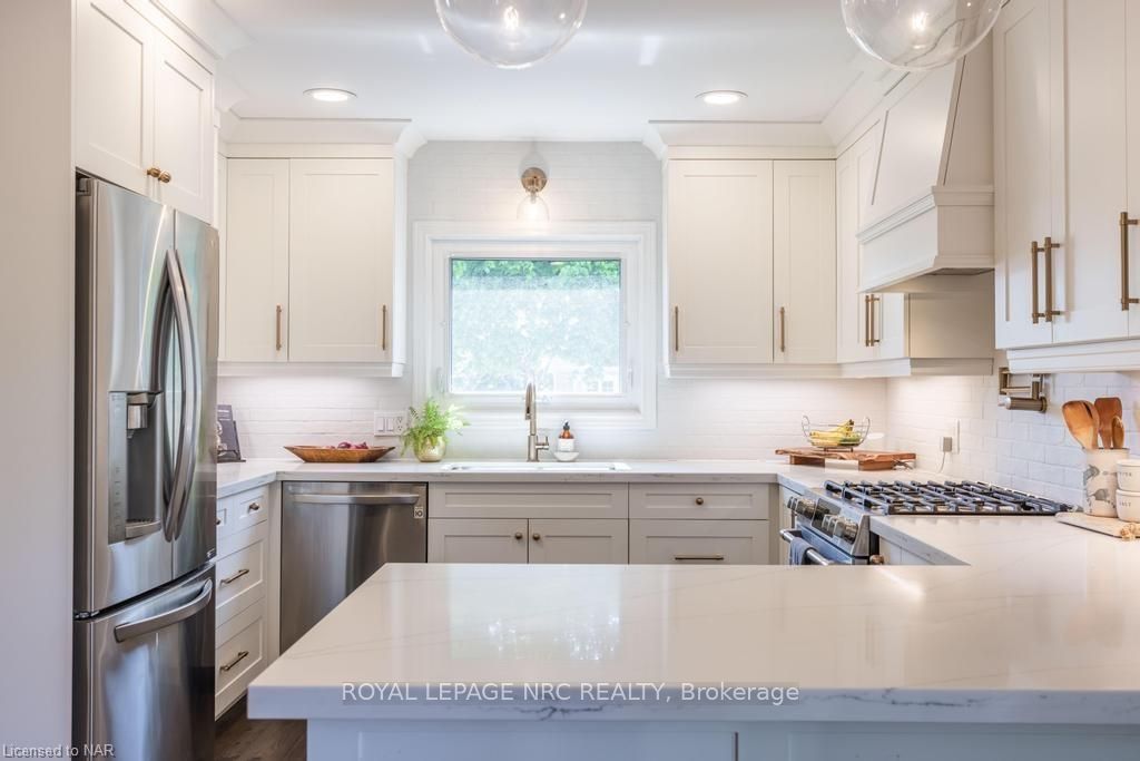 Photo 18 of 18 Barnsdale Lane, St. Catharines, Port Dalhousie — HOMEH