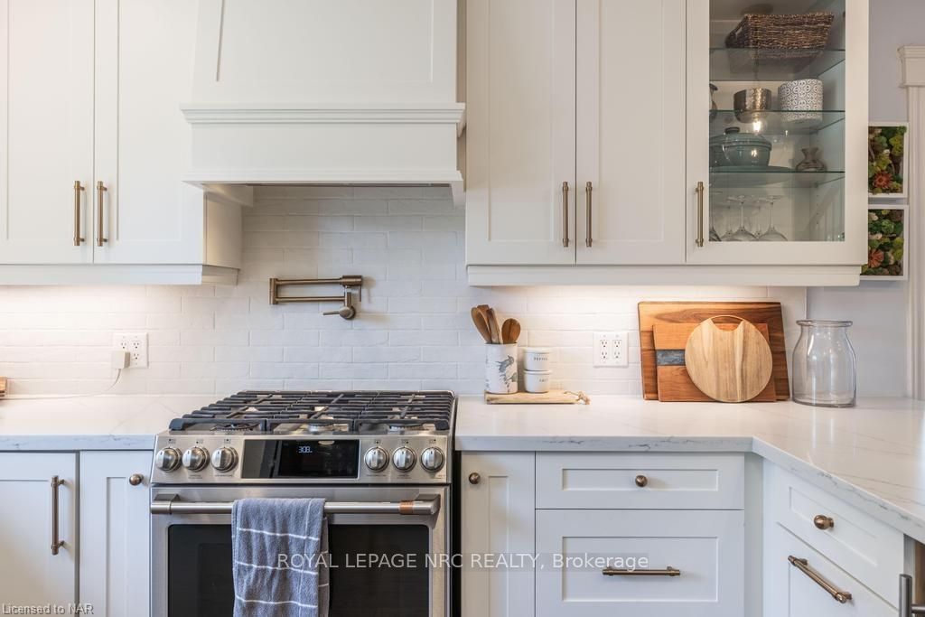 Photo 19 of 18 Barnsdale Lane, St. Catharines, Port Dalhousie — HOMEH