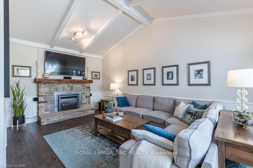 Photo 20 of 18 Barnsdale Lane, St. Catharines, Port Dalhousie — HOMEH
