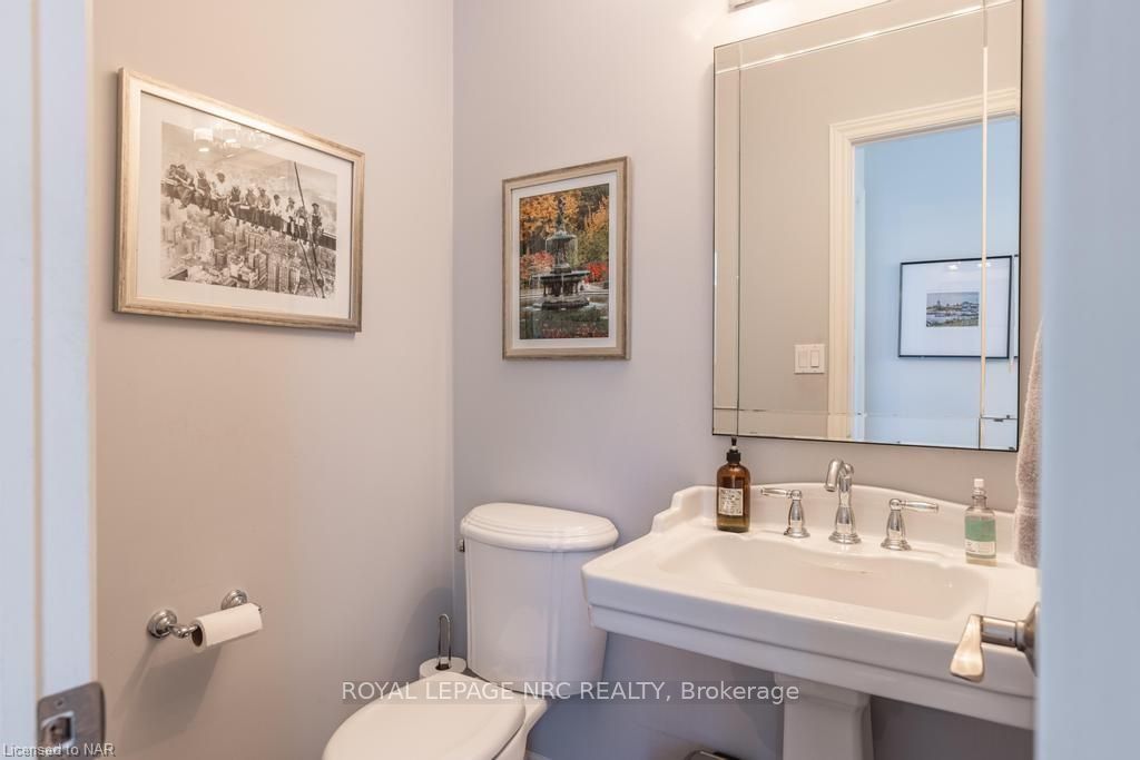 Photo 23 of 18 Barnsdale Lane, St. Catharines, Port Dalhousie — HOMEH