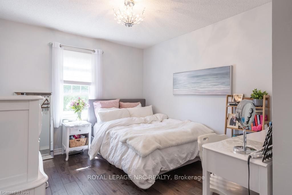 Photo 26 of 18 Barnsdale Lane, St. Catharines, Port Dalhousie — HOMEH