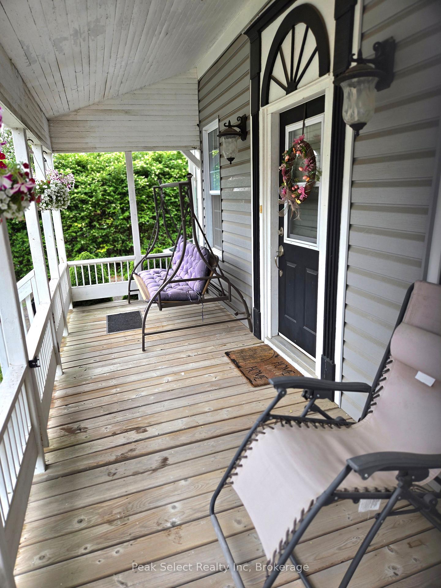 Photo 4 of 104 Erie Street, St. Thomas — HOMEH