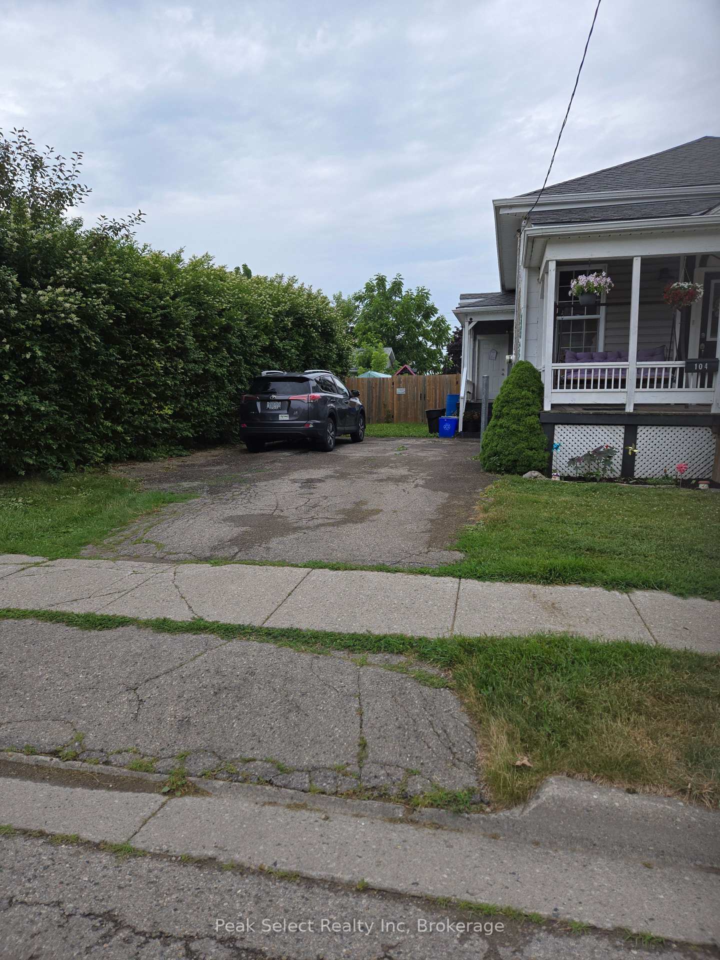 Photo 6 of 104 Erie Street, St. Thomas — HOMEH