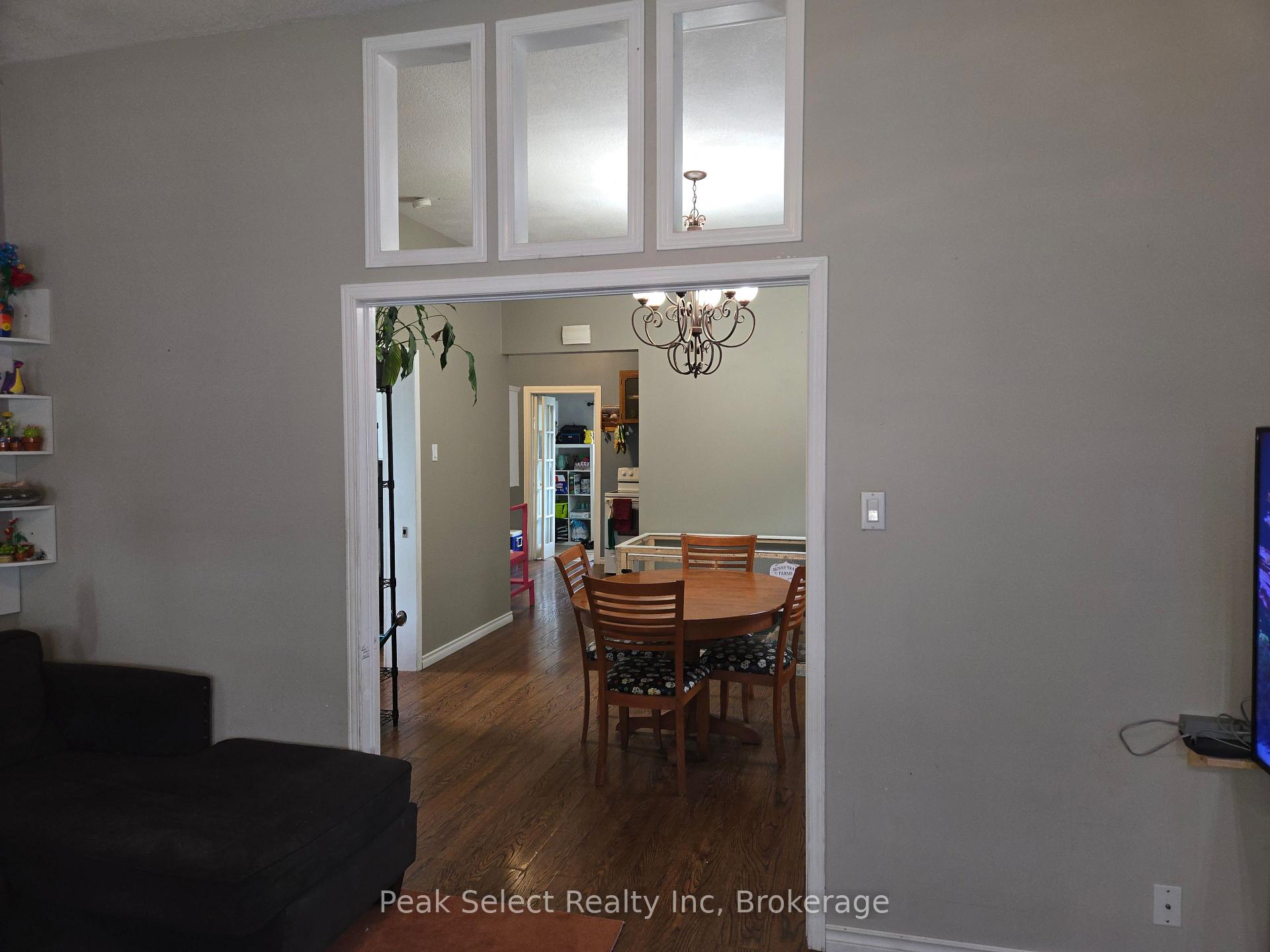 Photo 12 of 104 Erie Street, St. Thomas — HOMEH