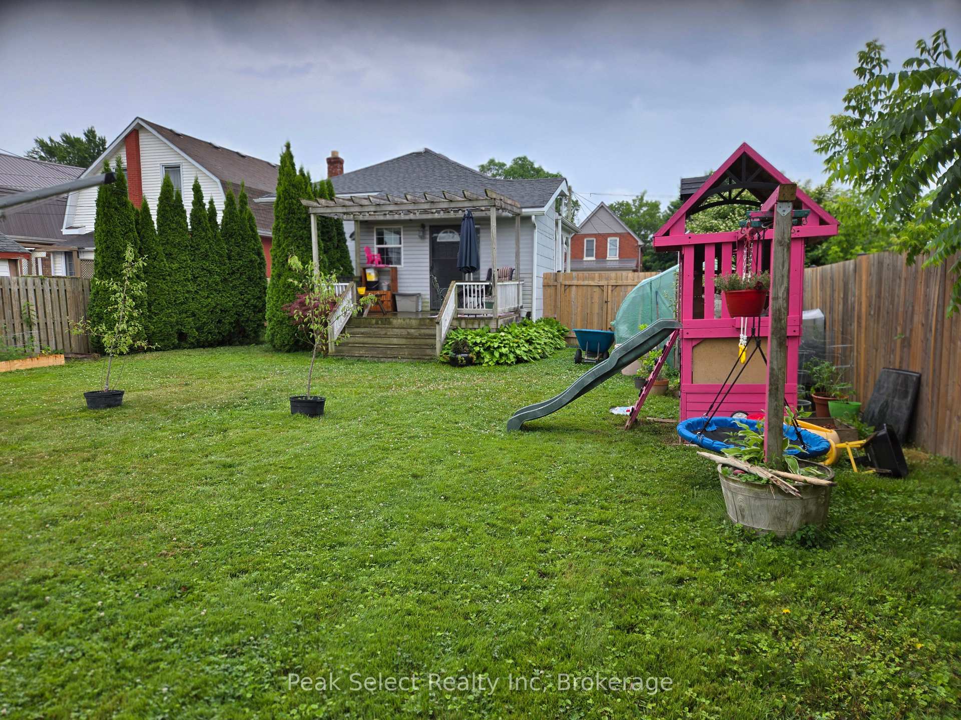 Photo 37 of 104 Erie Street, St. Thomas — HOMEH