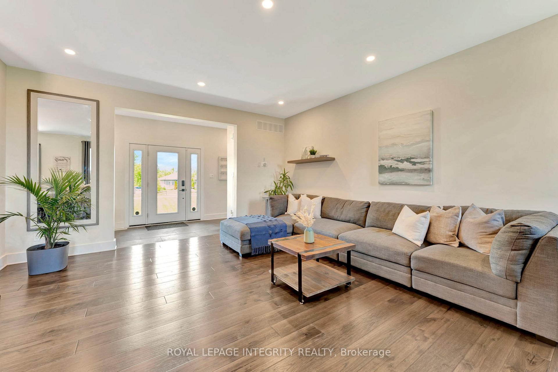 Photo 4 of 244 Starlight Place, Ottawa, Btwn Franktown Rd. & Fallowfield Rd. — HOMEH
