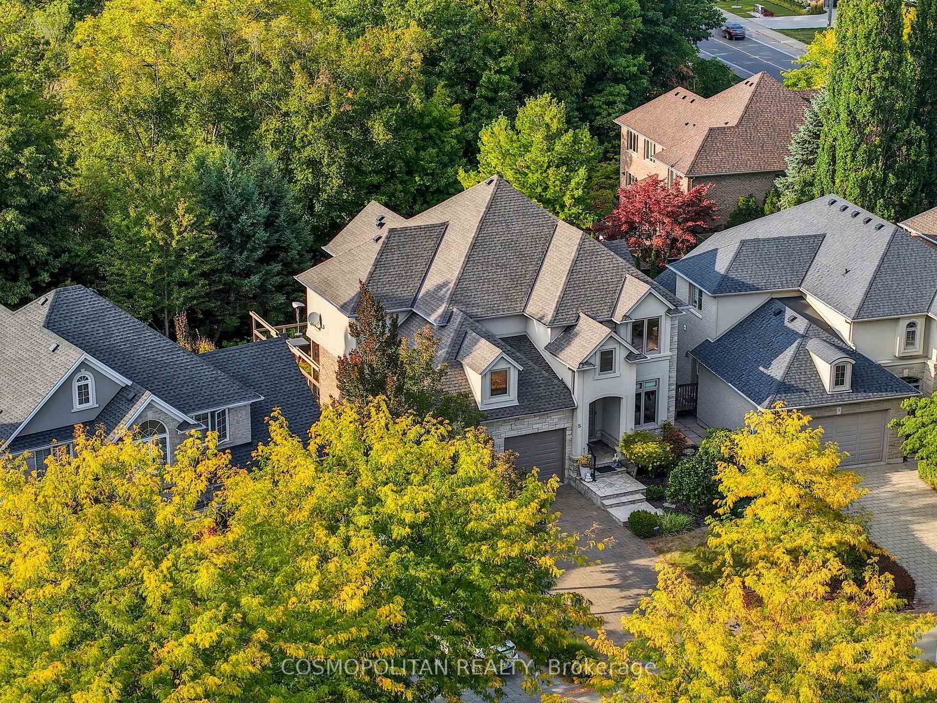 Photo 2 of 5 Brooklyn Court, St. Catharines, Rural Port — HOMEH